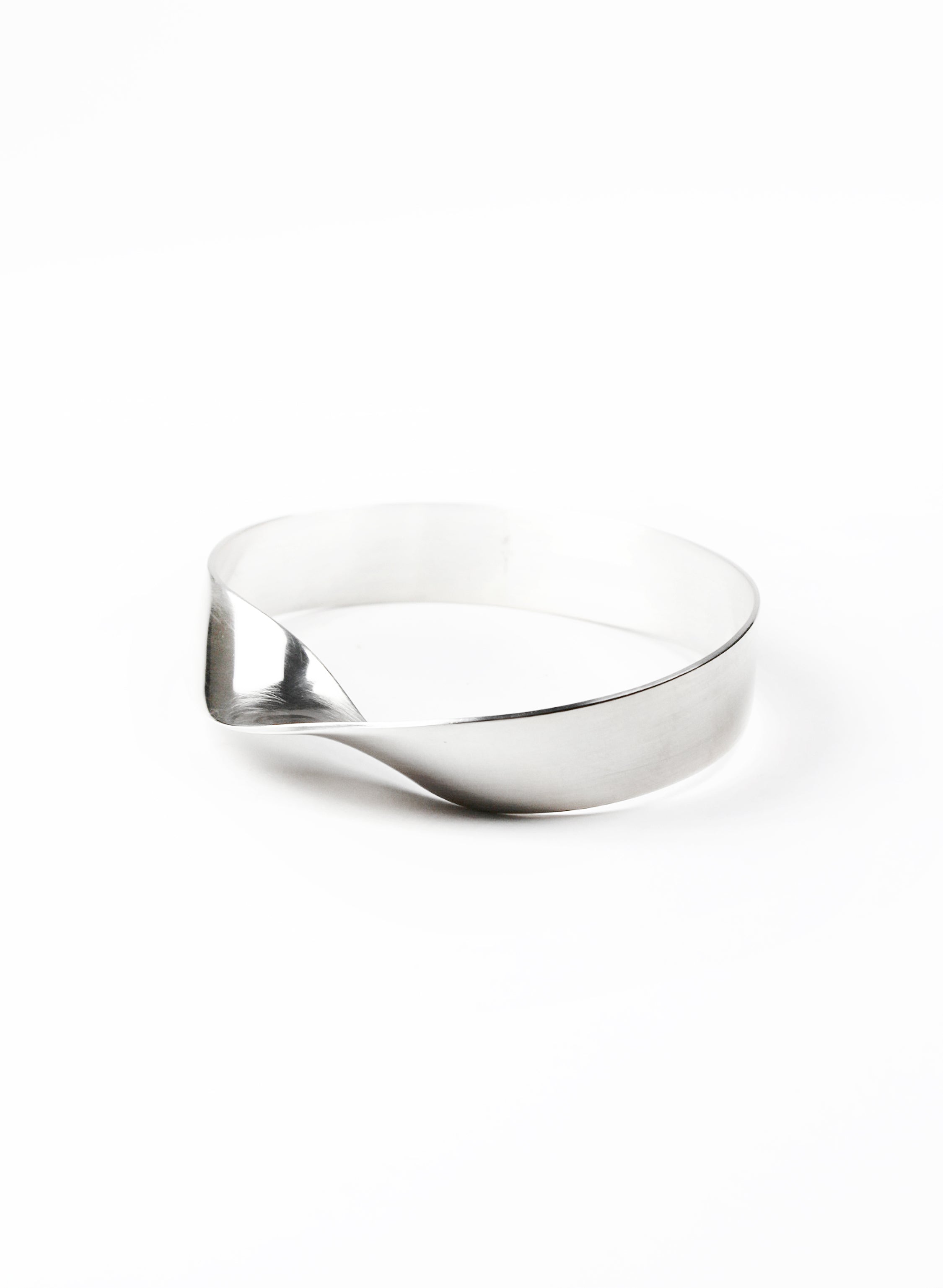 Mobius bangle shop