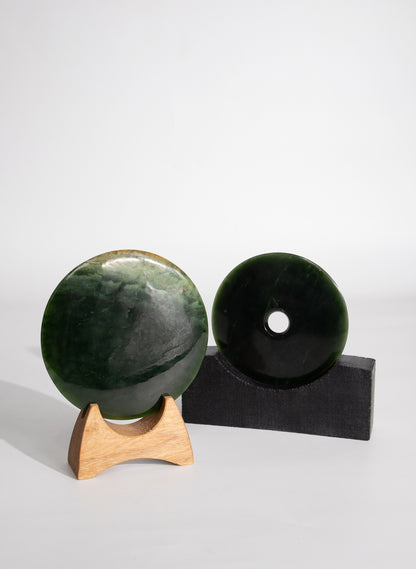 Disc Pounamu Sculpture