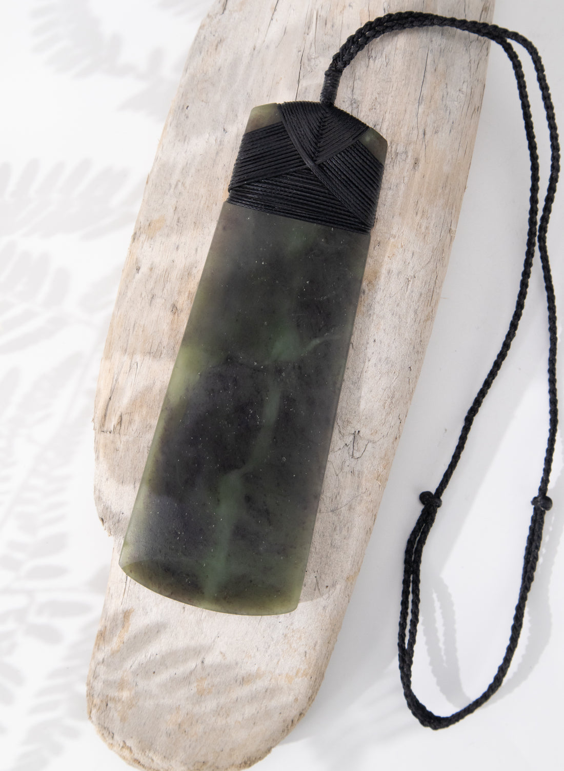 Large Crossover Lashed Pounamu Toki