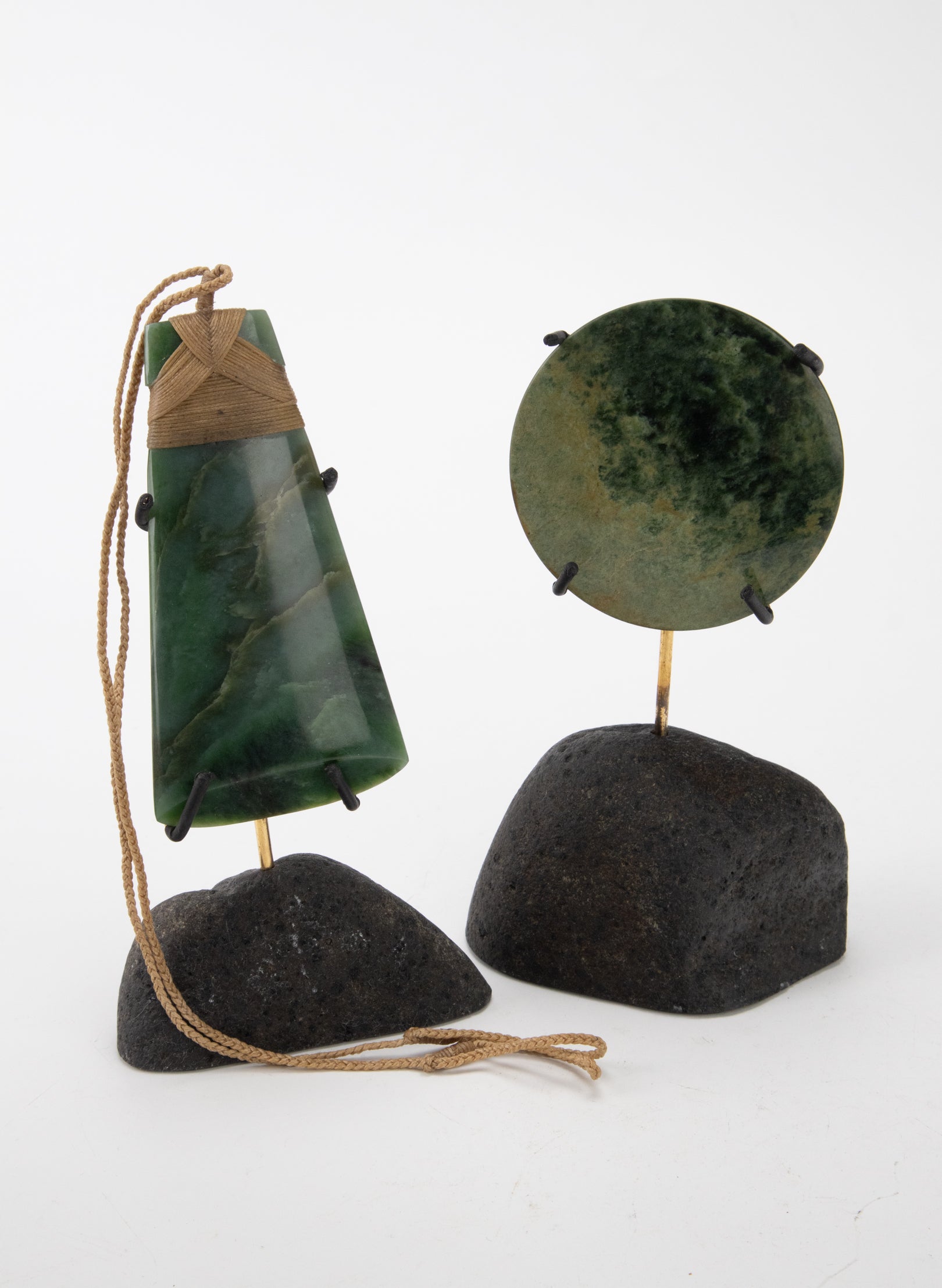 Pounamu Disc Sculpture