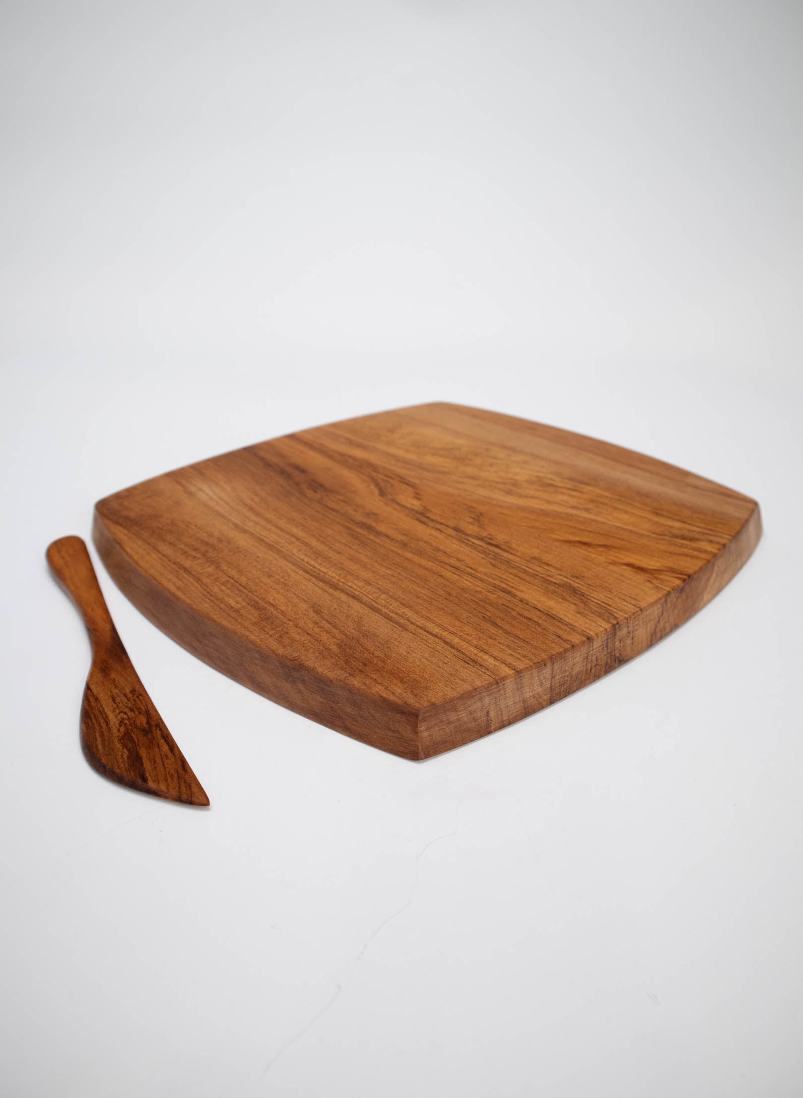 Rimu Board With Knife - Large