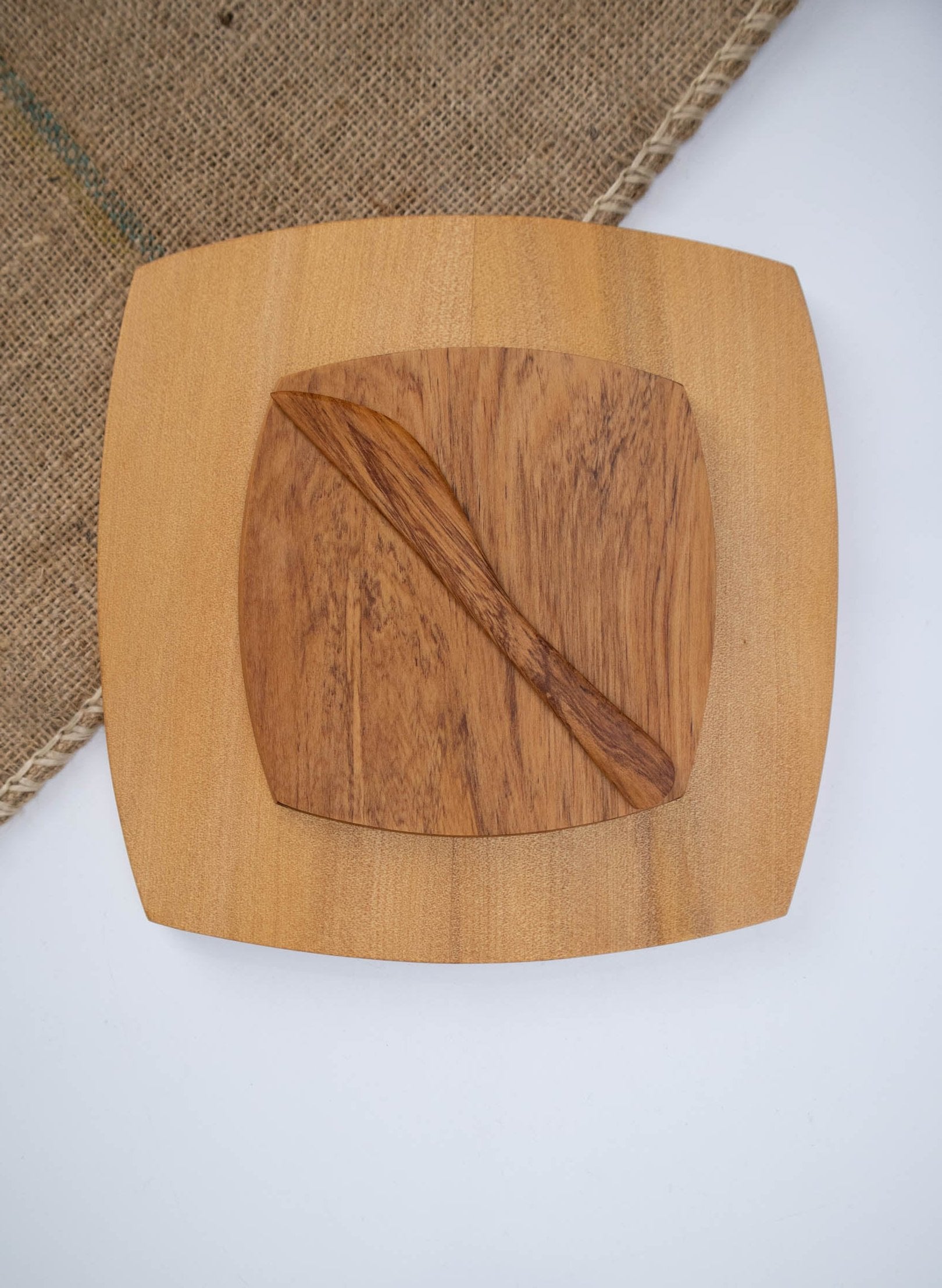 Rimu Board With Knife - Small