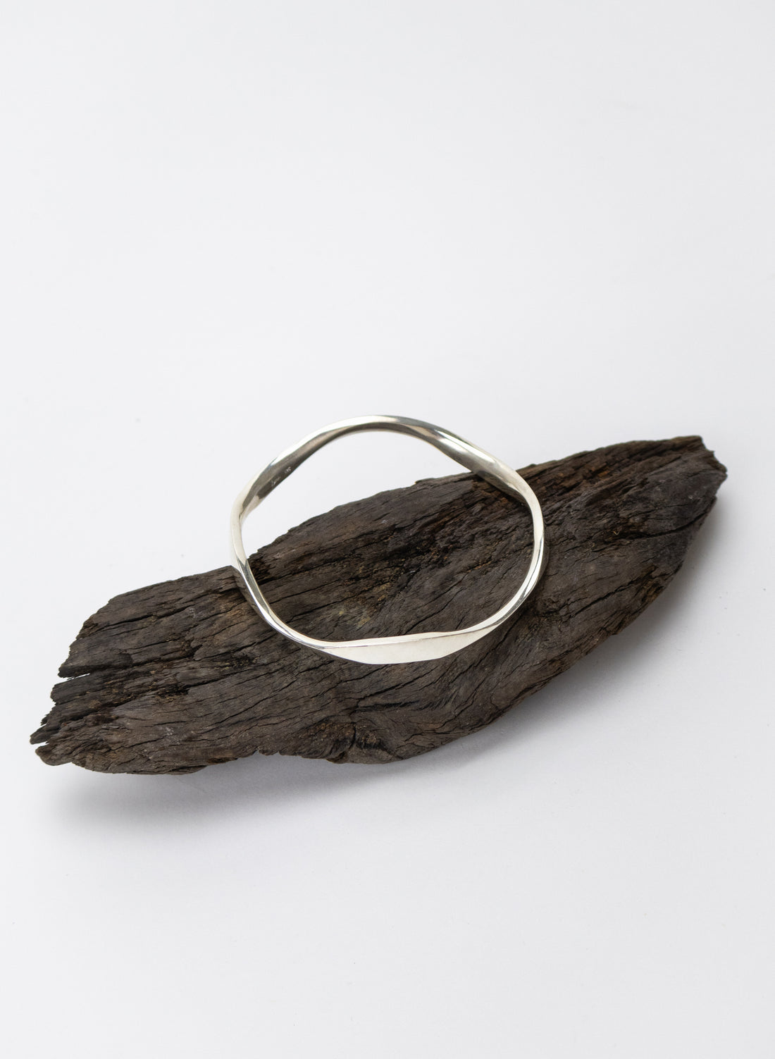 Facet Polished Wave Bangle