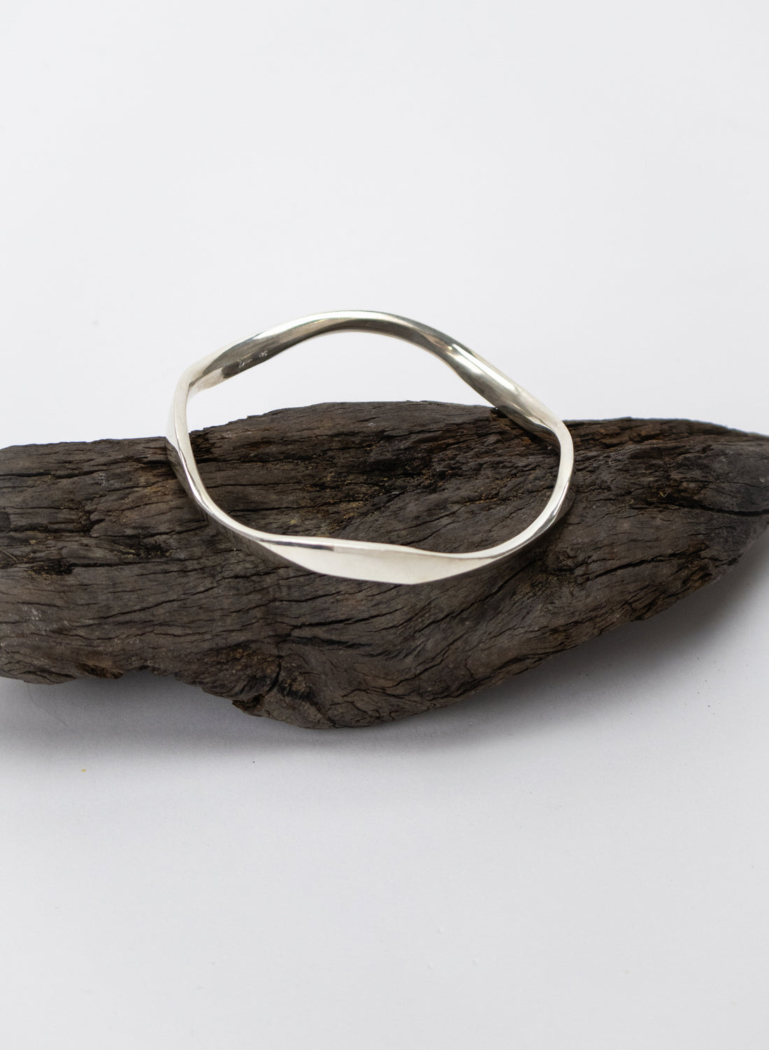 Facet Polished Wave Bangle