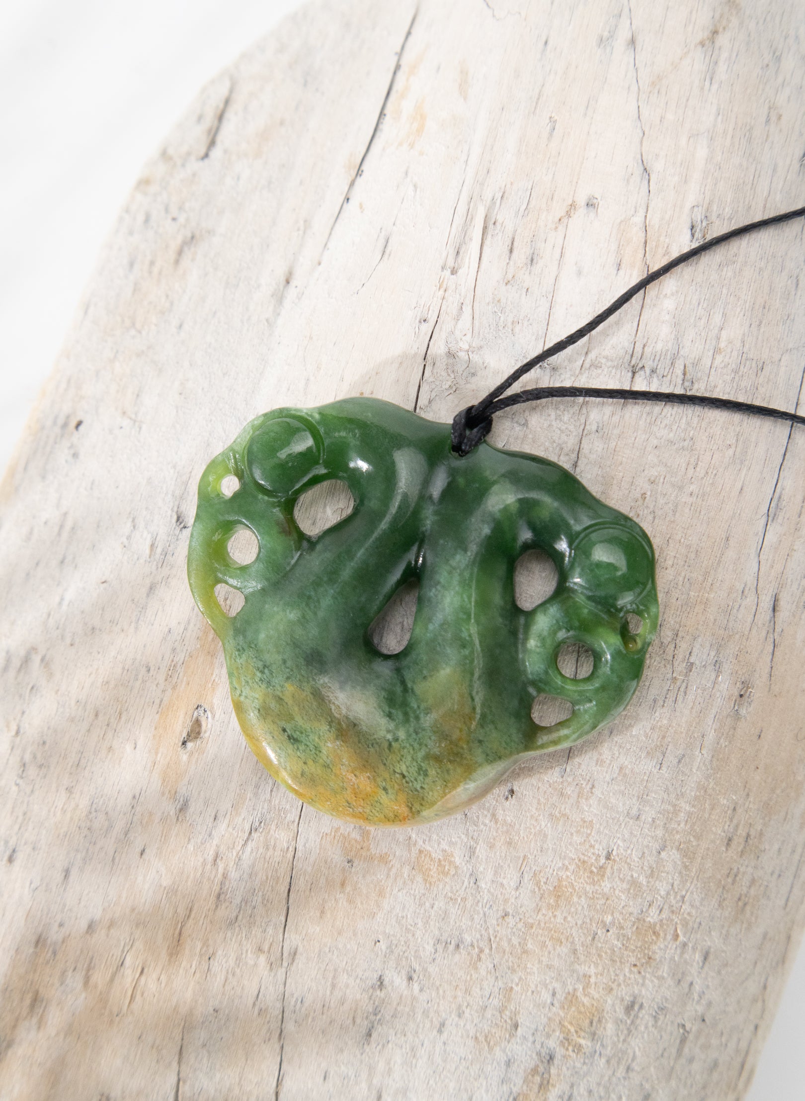 Pekapeka Pounamu Pendant