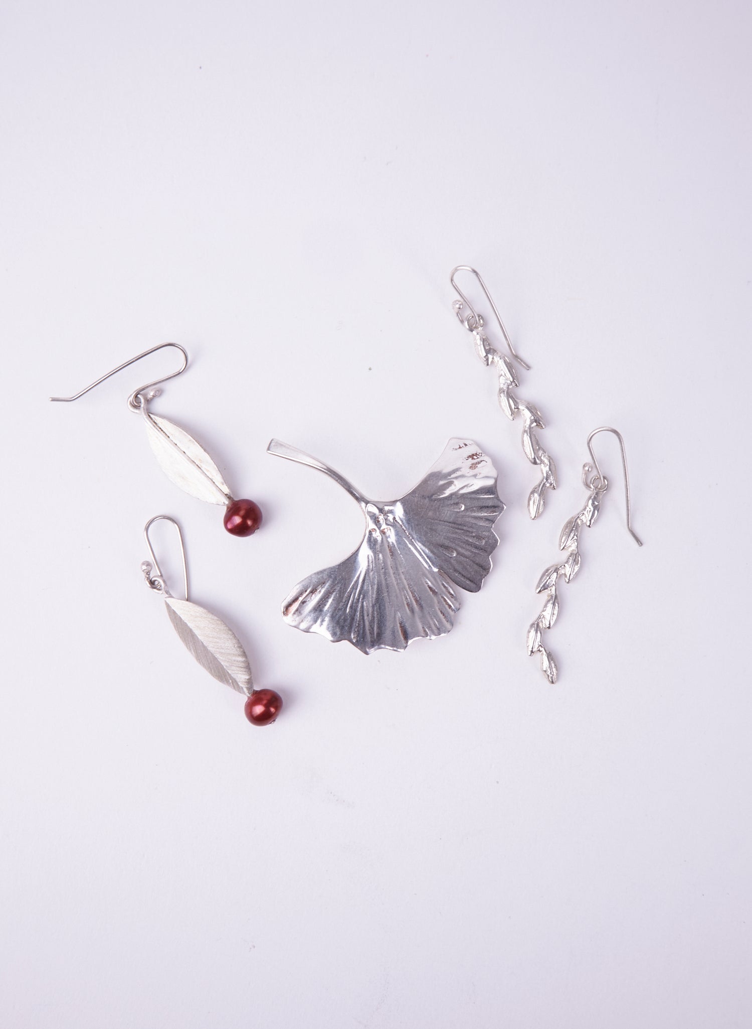 Single Leaf with Pearl Earrings