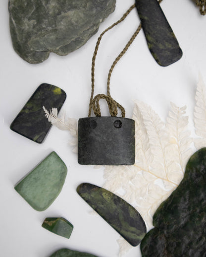 Pounamu Kete Pendant