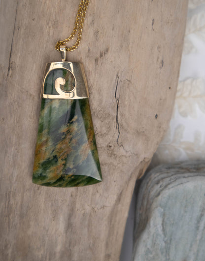 Pounamu Pendant with Gold Clasp