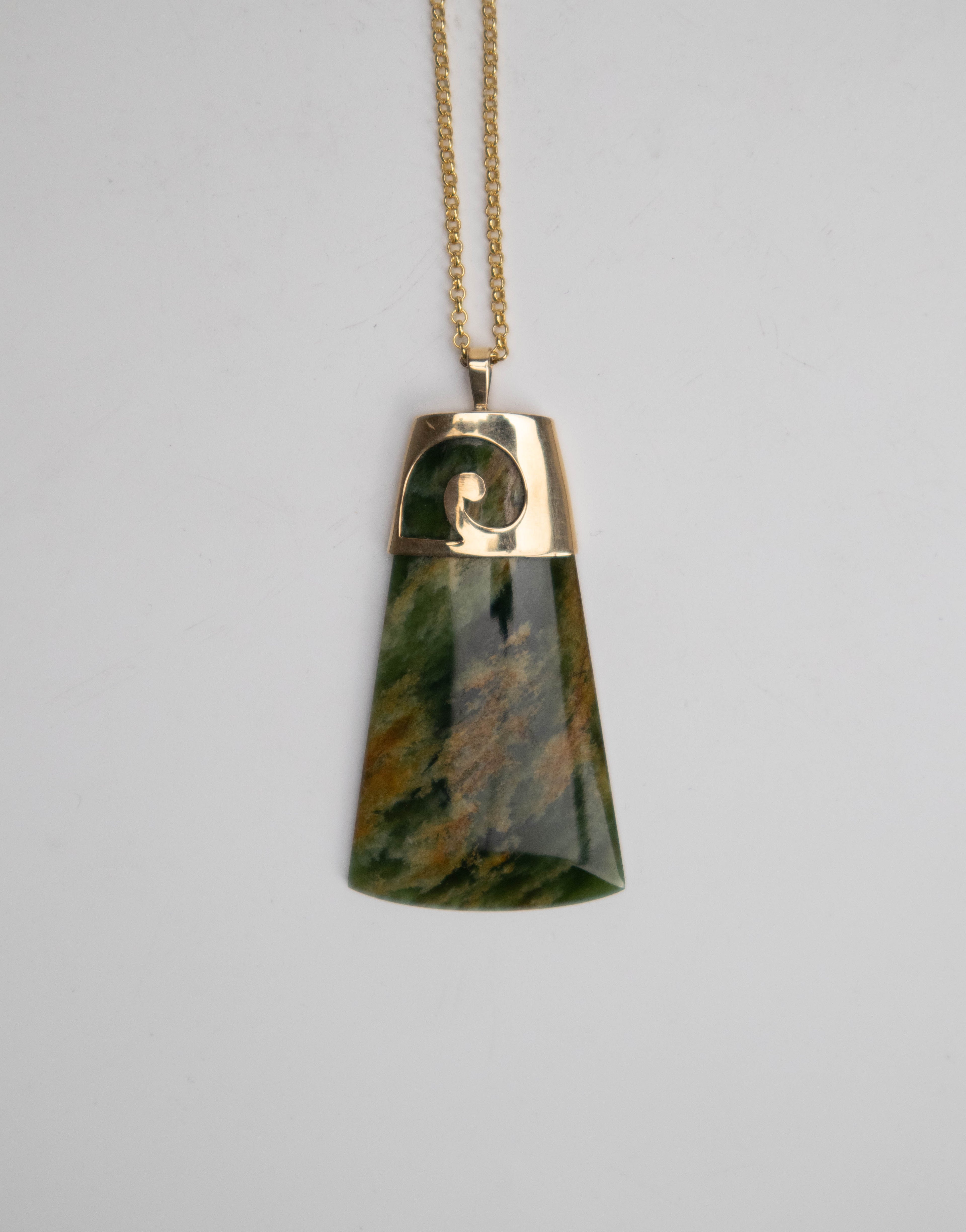 Pounamu Pendant with Gold Clasp