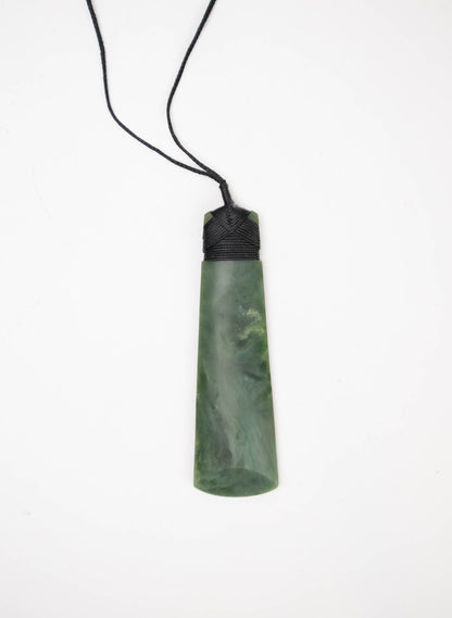 Large Crossbound Pounamu Toki