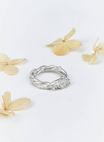 Twisted Vines Flower Ring