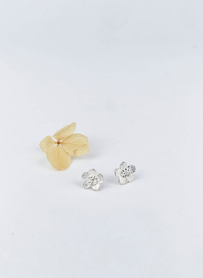 Daisy Flower Stud Earrings