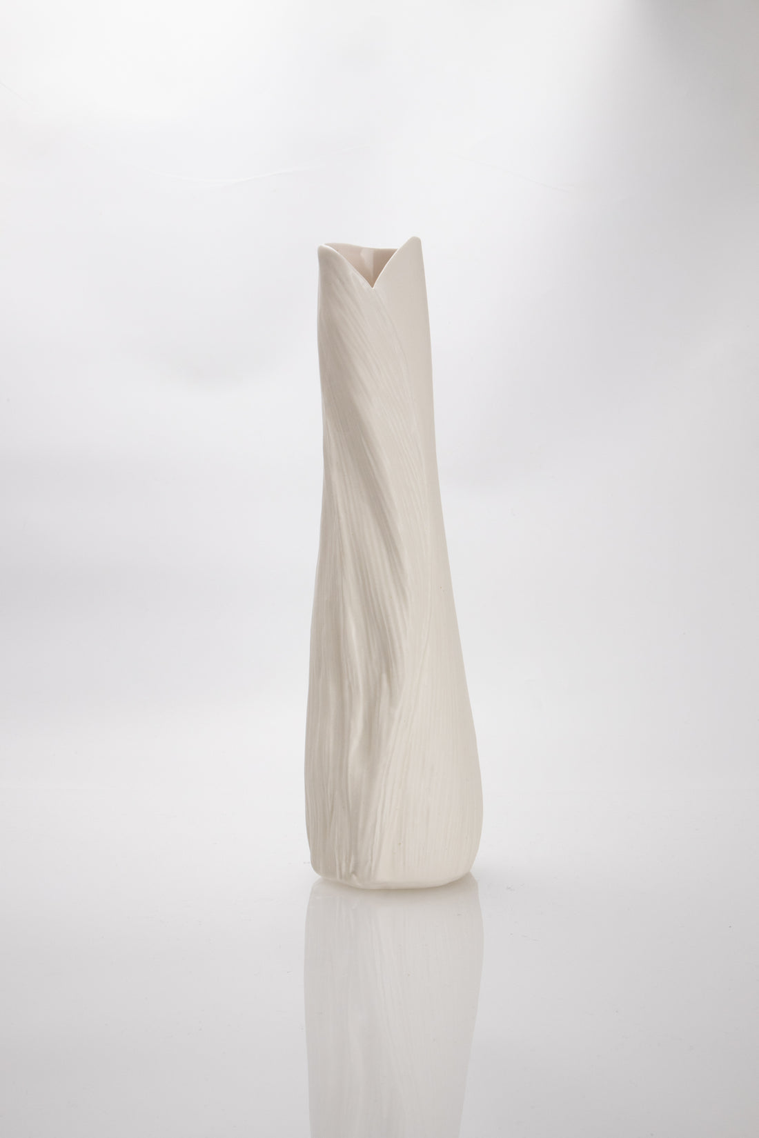 Nikau Vase 5 - White