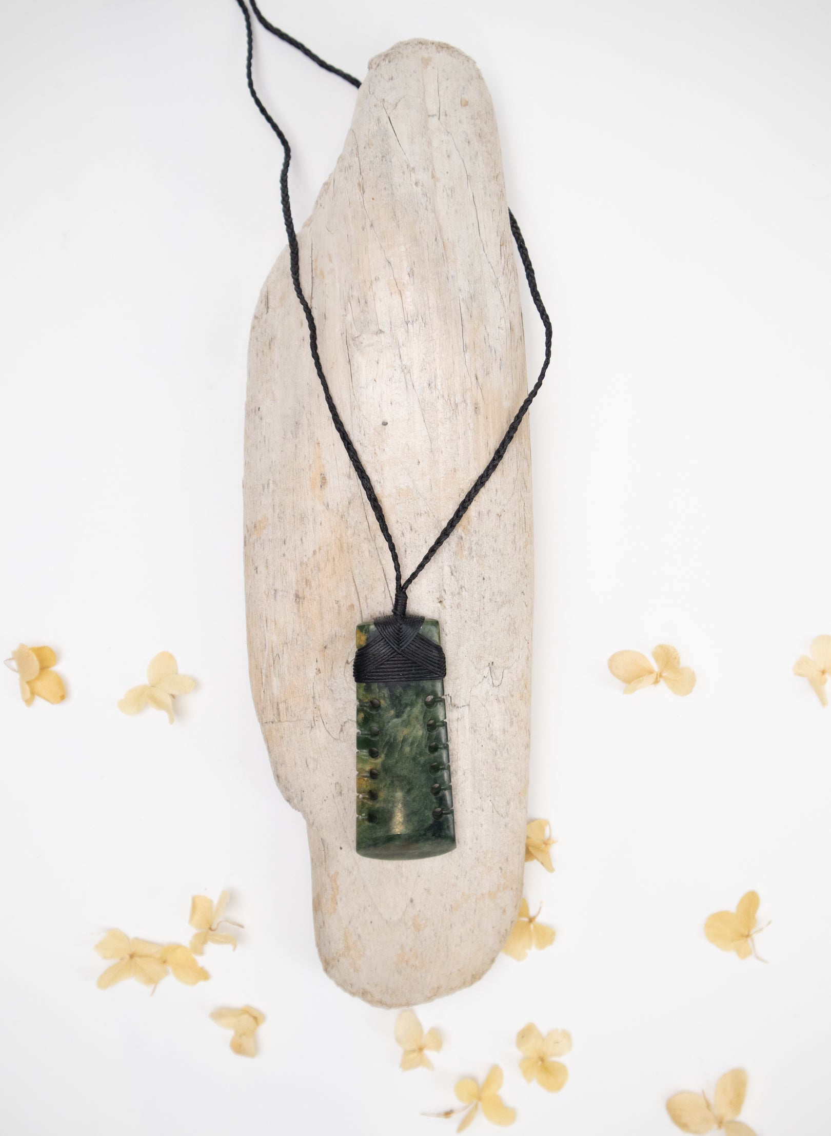 Bound Pounamu Toki