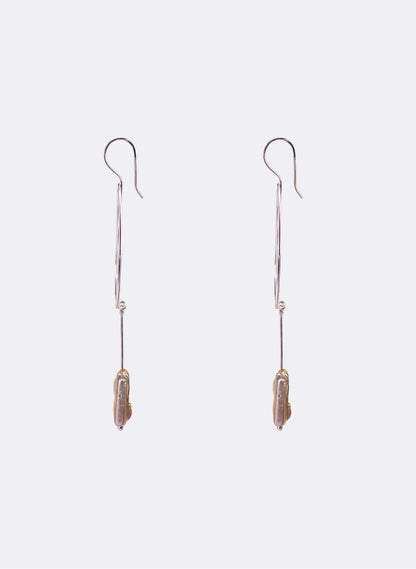 Delicate Leaf Earring w/ Rosé Pearl